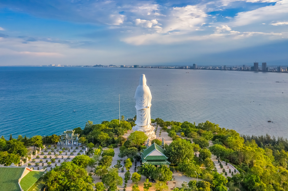 Chùa Linh Ứng nhìn từ trên cao