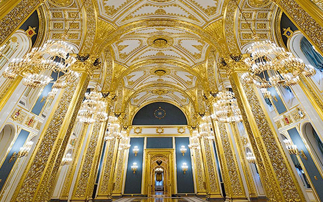 Bộ đèn chùm bạc độc đáo tại cung điện Kremlin Moscow