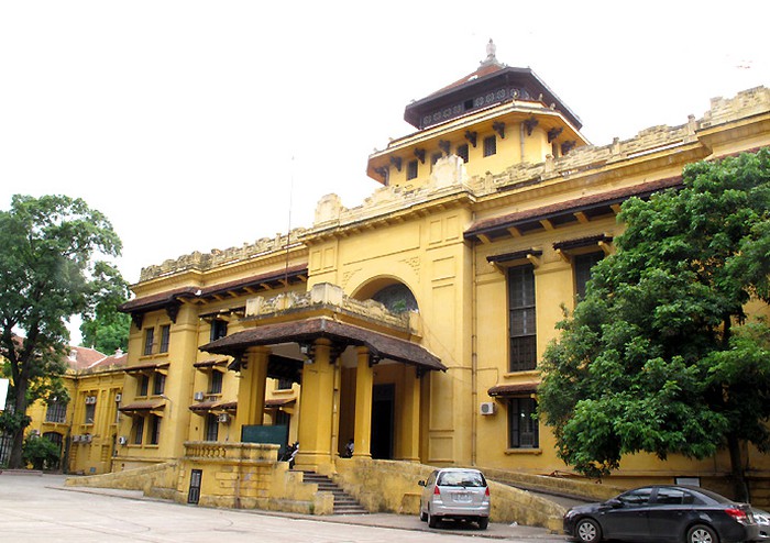 Trường Đại học Tổng hợp với lối kiến trúc Pháp cổ điển
