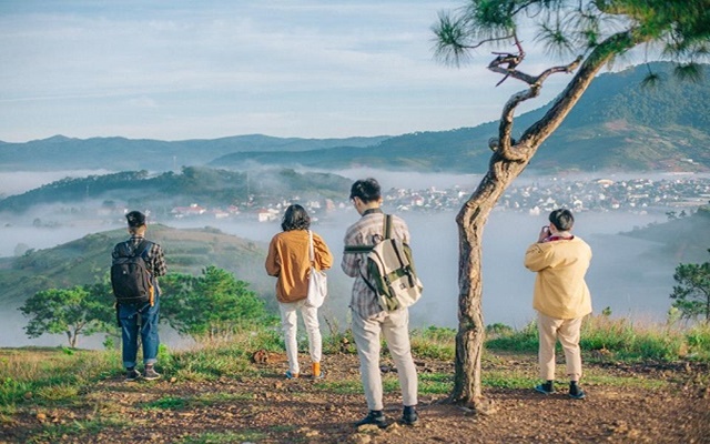 Đặt phòng khách sạn tương ứng với số lượng thành viên trong chuyến đi