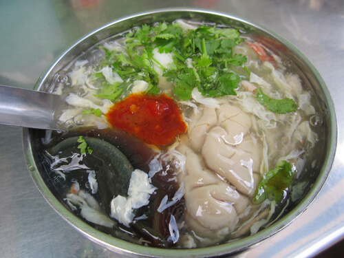 Du lịch Singapore thưởng thức súp óc heo nguyên bộ