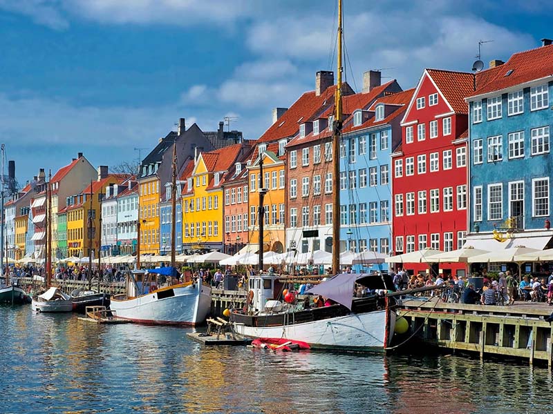 Quảng trường Amalienborg và cung điện hoàng gia tại Copenhagen, Đan Mạch