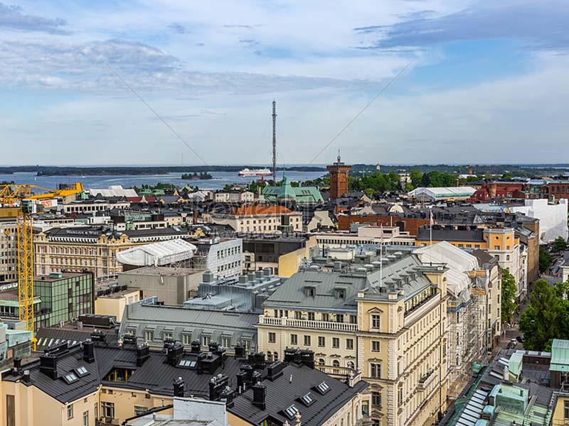 Khung cảnh Helsinki về đêm với ánh sáng huyền ảo