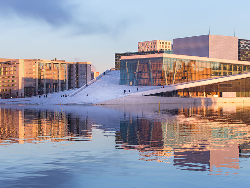 Cung điện Hoàng gia Na Uy tại Oslo