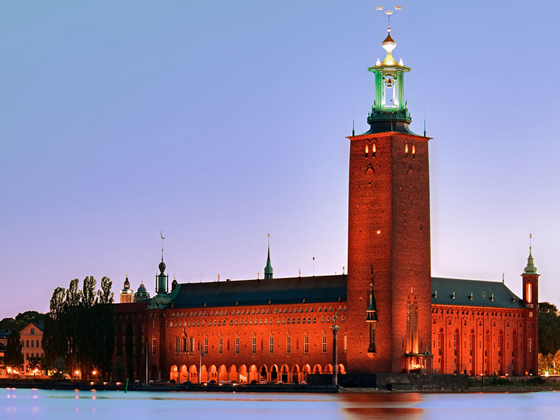 Tòa thị chính Stockholm với kiến trúc gạch đỏ đặc trưng