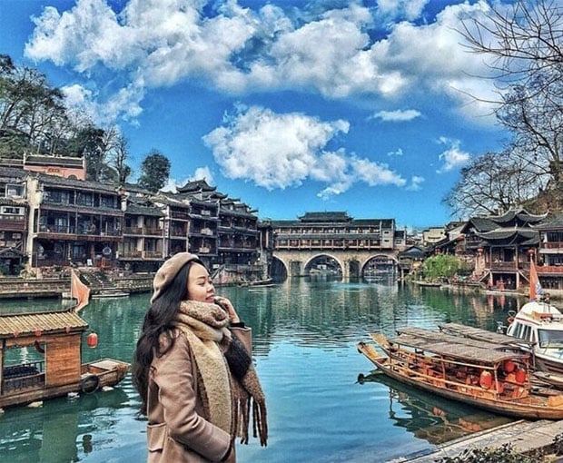 Du lịch Trung Quốc mùa Đông - Phượng Hoàng Cổ Trấn - Thiên Môn Sơn - Hồ Bảo Phong từ Hà Nội 2025