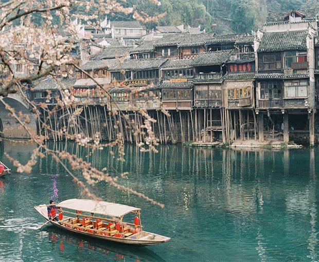 Du lịch Trung Quốc Lễ 2/9 - Trương Gia Giới - Miêu Trại - Phượng Hoàng Cổ Trấn - Thiên Môn Sơn - Hồ Bảo Phong từ Hà Nội 2025