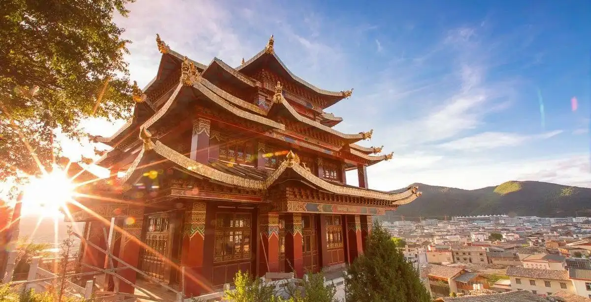 Thành Cổ Ánh Trăng