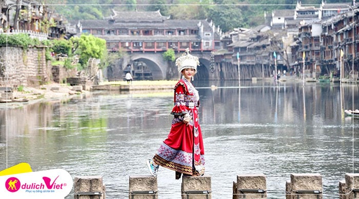 Du lịch Trung Quốc mùa Thu - Phượng Hoàng Cổ Trấn - Thiên Môn Sơn - Hồ Bảo Phong 5N4Đ từ Hà Nội 2025