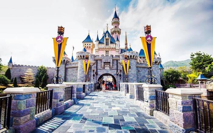 Công viên Disneyland Hồng Kông