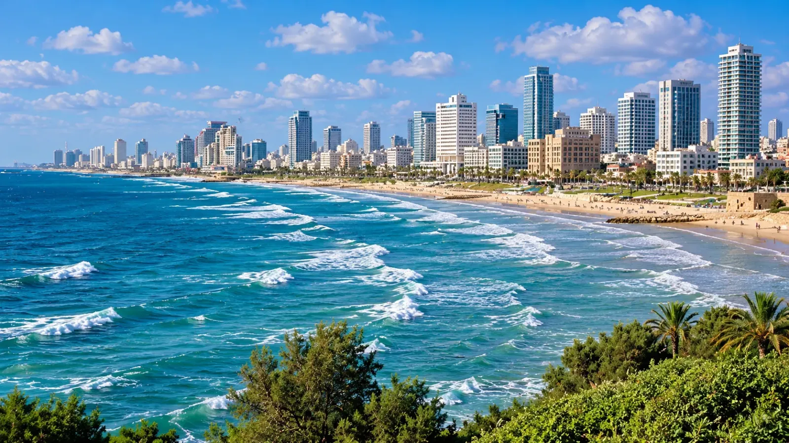 Bờ biển và khu đô thị hiện đại Tel Aviv bên Địa Trung Hải