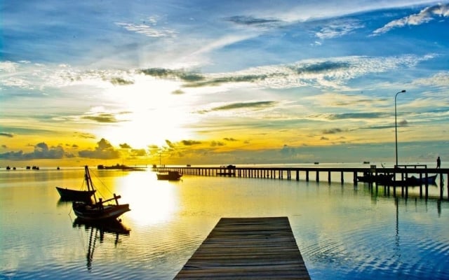 Làng chài Hàm Ninh đẹp nhất vào mùa khô