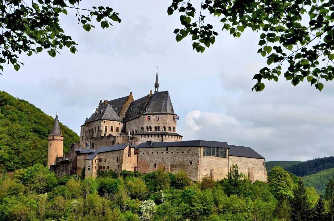 Lâu đài Vianden mang phong cách kiến trúc Gothic