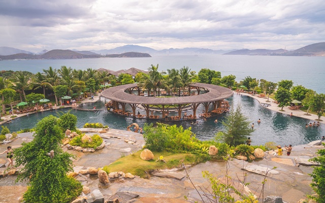 Du lịch Hòn Tằm Nha Trang có gì hấp dẫn?