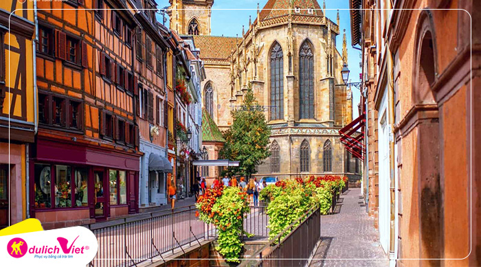 nh%C3%A0-th%E1%BB%9D-notre-dame-phap-du-lich-viet