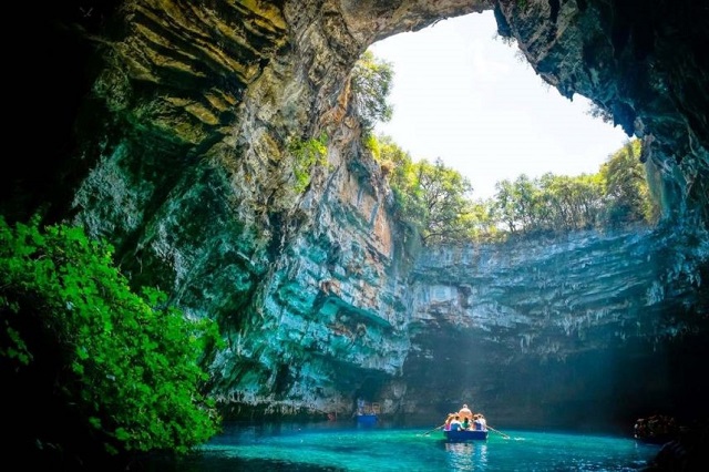 Khám phá đệ nhất kỳ quan Phong Nha Kẻ Bàng.