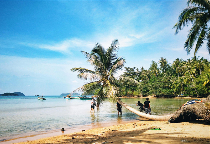 Khung cảnh trên hòn Ngang
