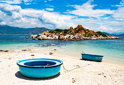 Du Lịch Free & Easy Miền Trung giá tốt khám phá bãi biển Nha Trang