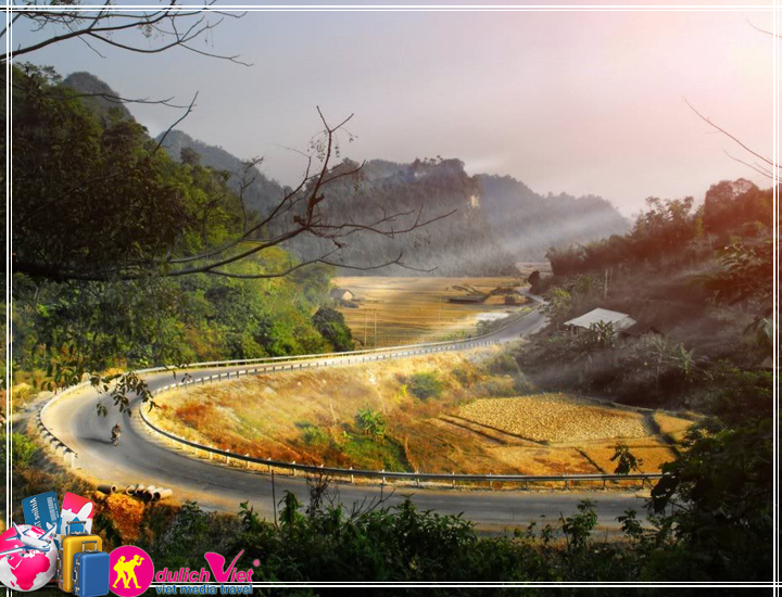 Du Lịch Hè Đông Bắc - Hà Giang - Quản Bạ - Cao Bằng - Hồ Ba Bể giá tốt