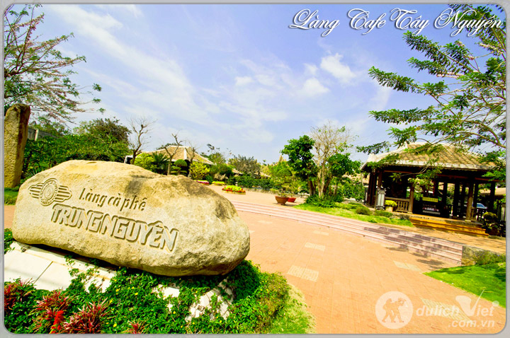 lang-cafe-trung-nguyen_thue-xe-du-lichdi-buon-me-thuot-du-lich-viet