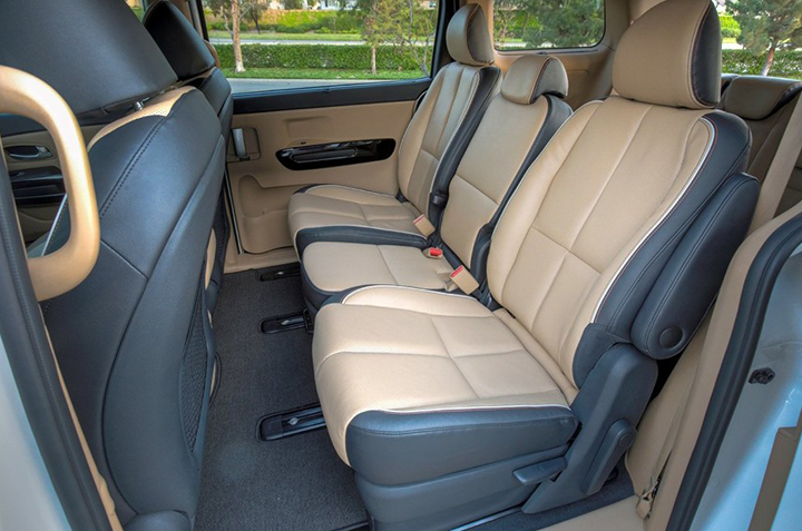 noi-that-xe-kia-carnival-7-cho_du-lich-viet