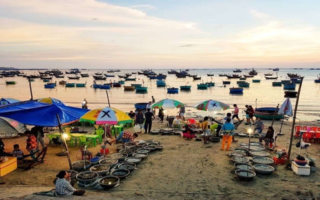Khám phá chợ cá tại làng chài Mũi Né