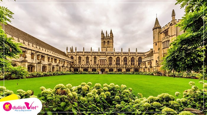 khuong-vien-cua-dai-hoc-oxford-du-lich-viet