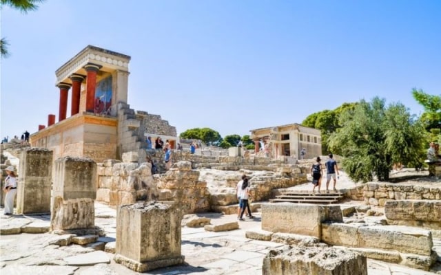 Kiến trúc ấn tượng của cung điện Knossos