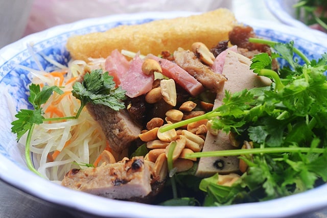 Bún cá là món đặc sản tại Quy Nhơn bạn nên thưởng thức