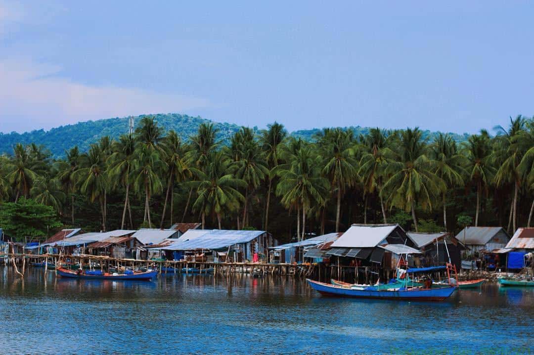 Làng chài Rạch Vẹm bình yên với những ngôi nhà bè nổi