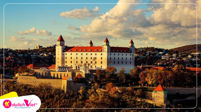 lau-dai-bratislava-du-lich-viet