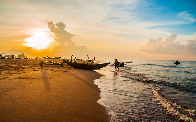 Bãi biển Long Hải yên bình