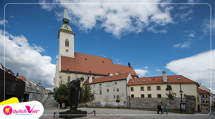 nha-tho-st-martin-slovakia-du-lich-viet