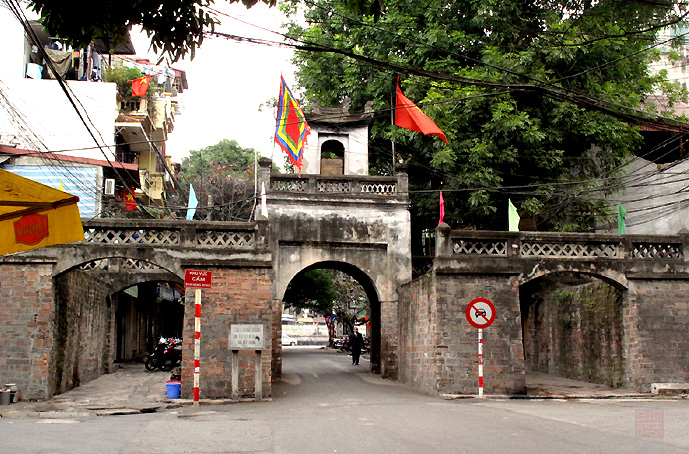 Ô Quan Chưởng rêu phong cổ kính trong lòng Hà Nội
