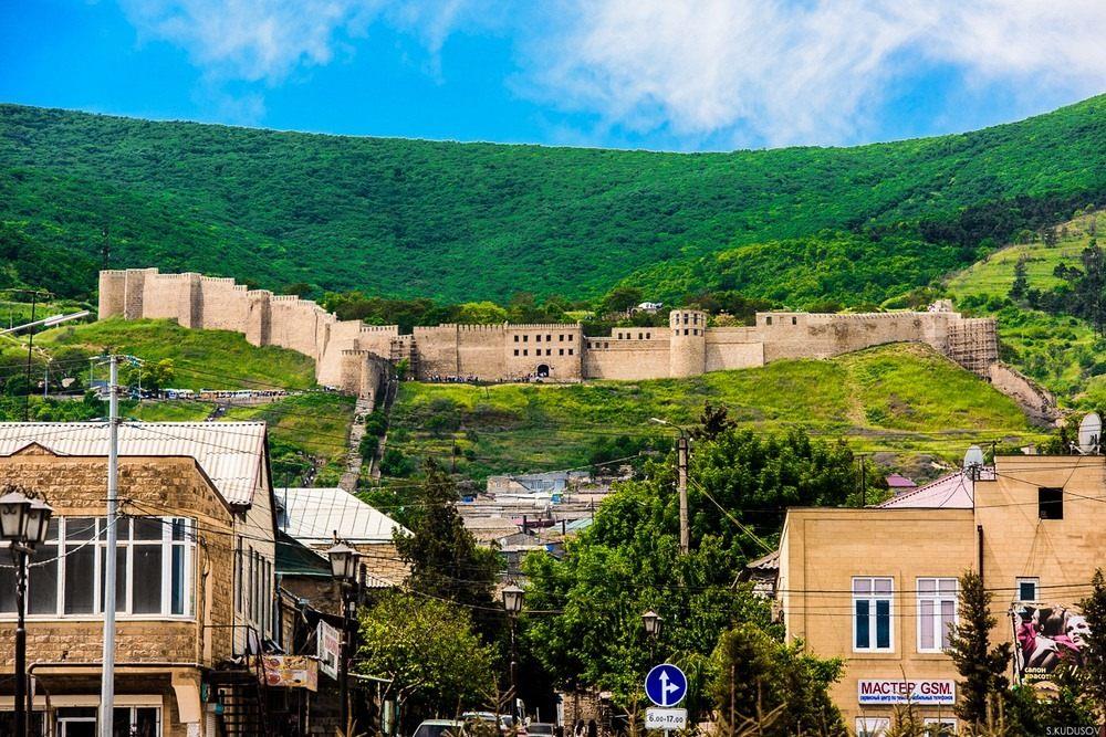 Thành phố cổ Derbent với pháo đài Naryn-Kala