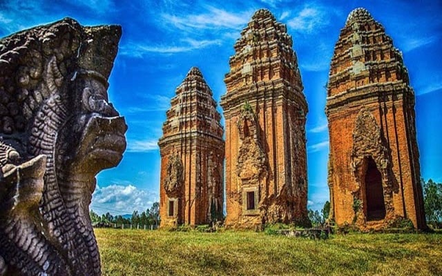 Tháp Dương Long Bình Định