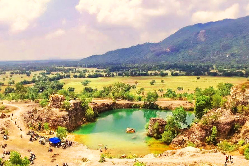 Núi Tà Pạ