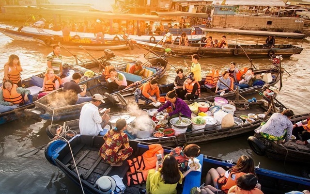 Thưởng thức ẩm thực đặc trưng khi du lịch chợ nổi Cái Răng