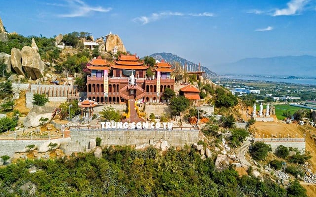 Trùng Sơn Cổ Tự Ninh Chữ